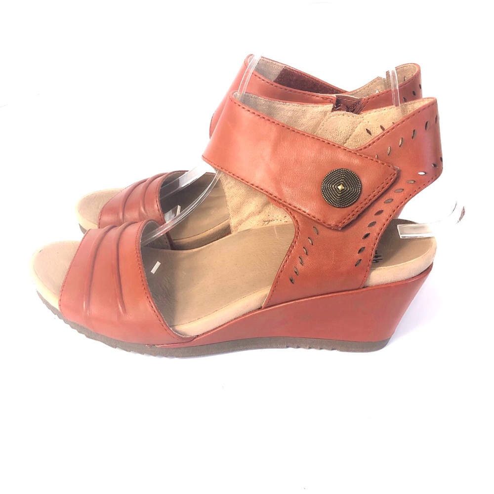 New Earth Attalea Wedge Leather Comfort Brown Shoe. Size 9. Classy